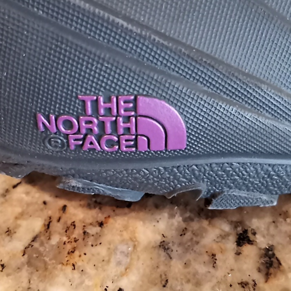 The North Face Girls Alpenglow IV Lace Insulated Waterproof Winter Boots. Size 1 - Picture 13 of 15